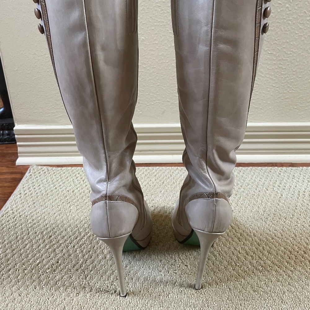 Sexy Lisa Pliner Taupe Knee High Leather Boots (8) - Picture 4 of 8